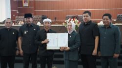 Ketua DPRD dan Bupati Purwakarta Tandatangani Nota Kesepakatan KUA-PPAS APBD 2026