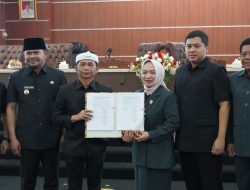 Ketua DPRD dan Bupati Purwakarta Tandatangani Nota Kesepakatan KUA-PPAS APBD 2026