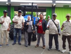 Dorong Modernisasi Pertanian, TMI Serahkan Bantuan Alsintan ke Kelompok Tani Purwakarta